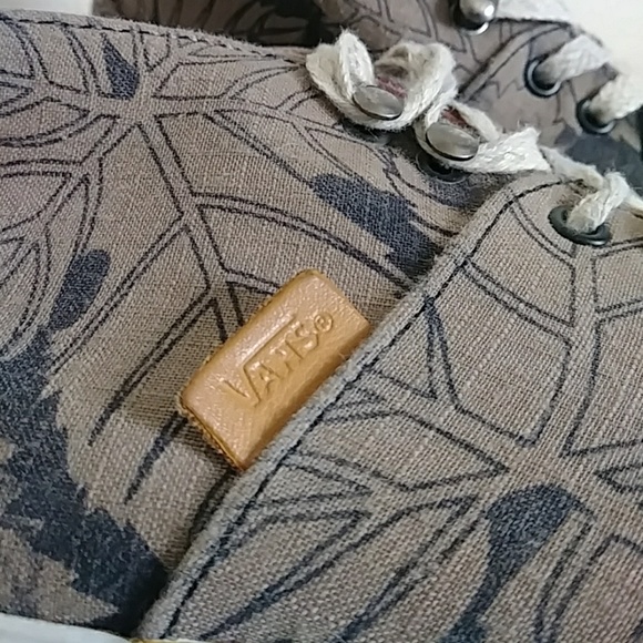 Leaf Pattern Vans - Picture 2 of 4